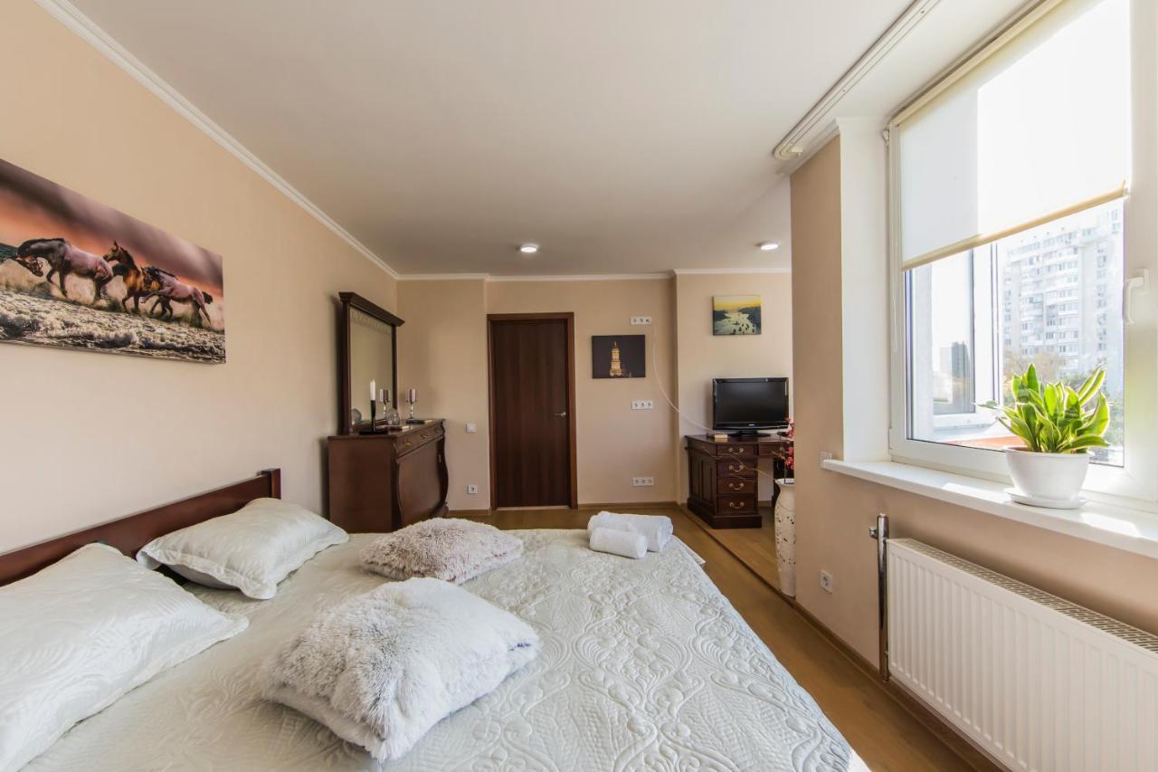 Super Comfort Flat For You Near The Metro. Kyjev Exteriér fotografie