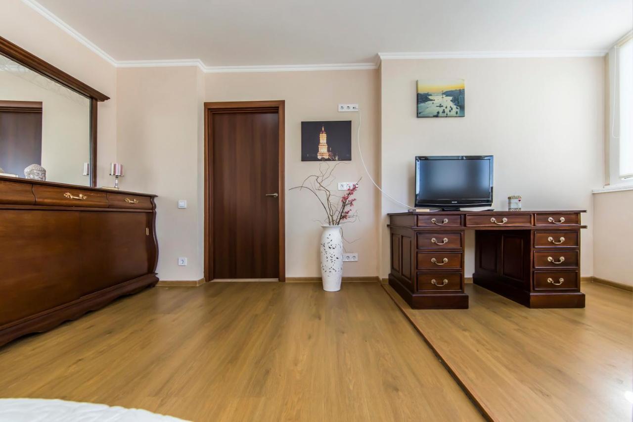 Super Comfort Flat For You Near The Metro. Kyjev Exteriér fotografie